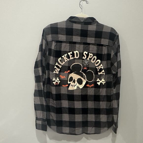 Disney 2021 Disneyland Halloween Trick Treat Gray Plaid Flannel Shirt Medium - Picture 3 of 5